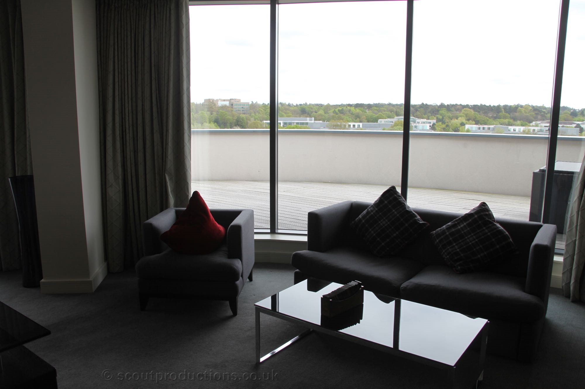 SP04100 Hotels Scout Productions